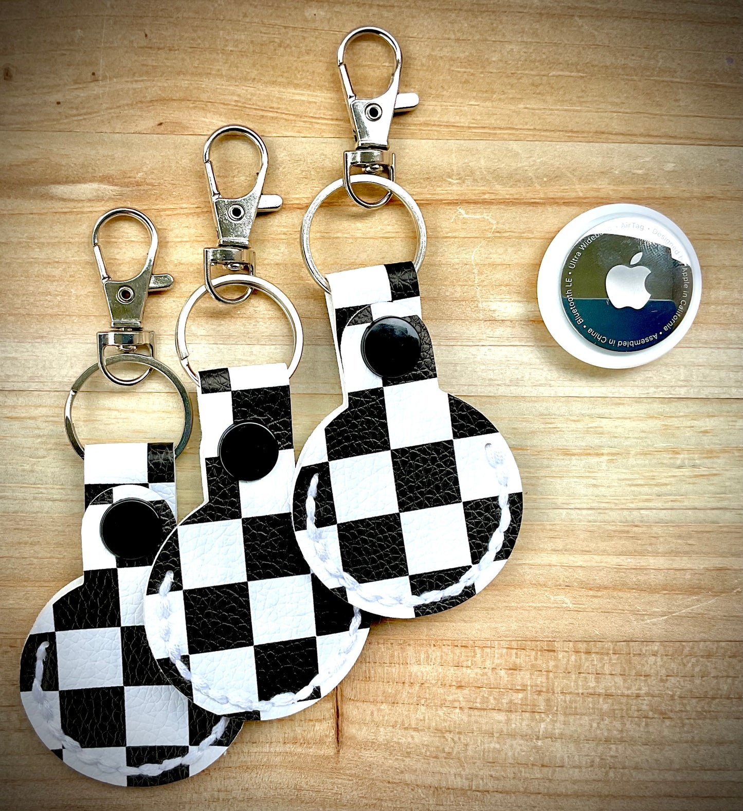 AirTag Holder Keychain - Checker Print