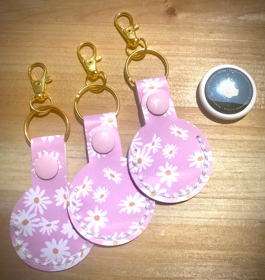 AirTag Holder Keychain - Pink w/ Daisies