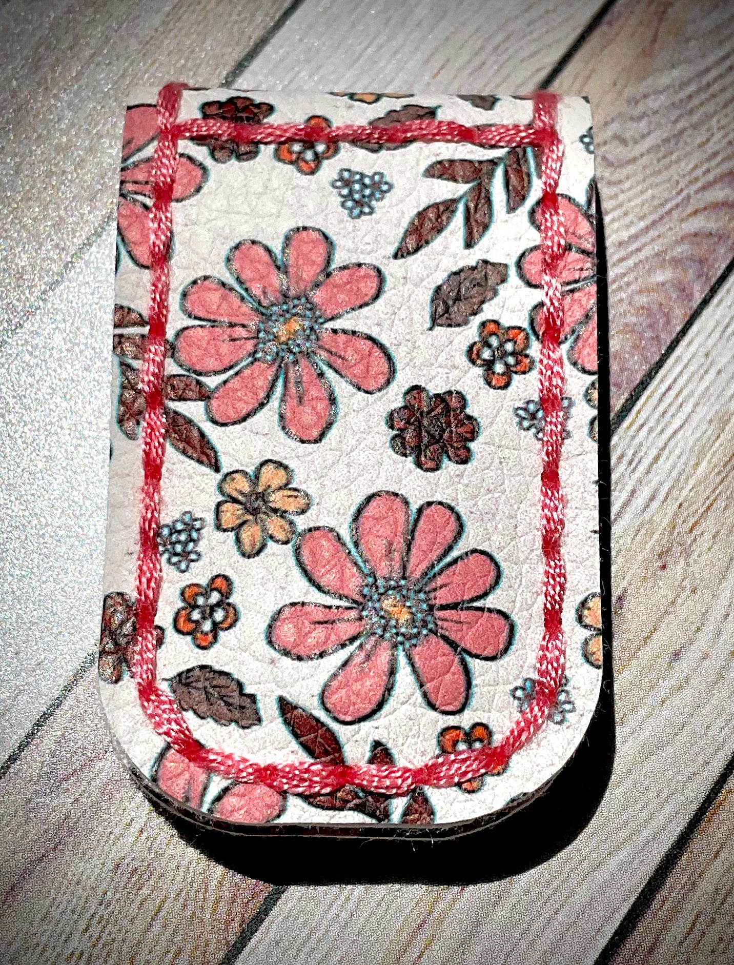 Magnetic Bookmark Neutral Summer Flowers