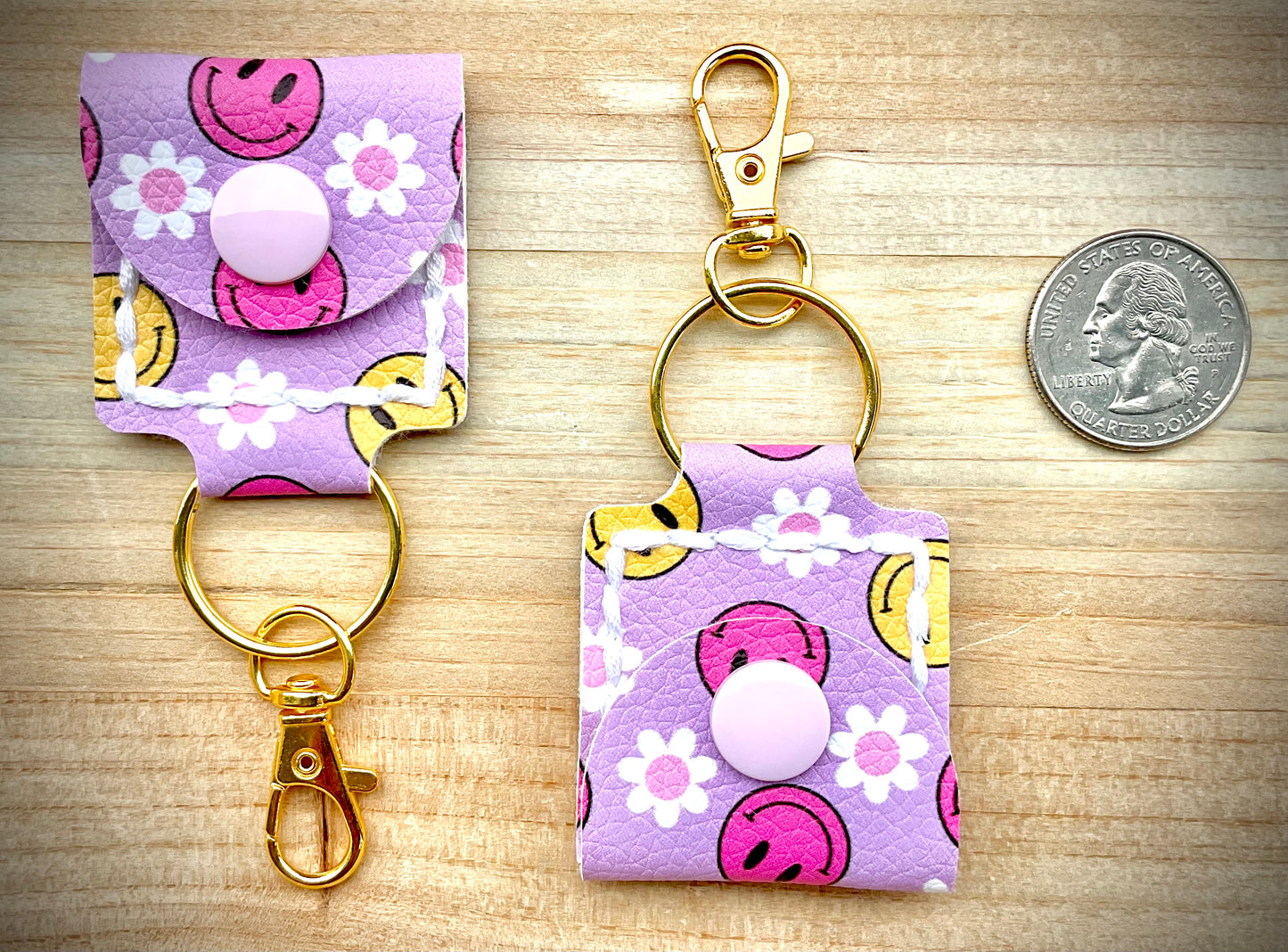 Coin/Quarter Holder Keychain - Smiley Flowers